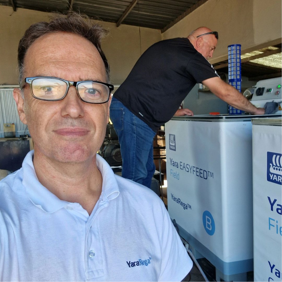 YaraIberian's tweet photo. 🌟 ¡Seguimos trabajando para llevar nuestro sistema #EasyFeed a la perfección!
EasyFeed es una solución que optimiza la distribución de nutrientes y reduce los desperdicios, logrando un ahorro significativo de:
⏱️ tiempo,
💦 agua
📉 y costes de insumos.
🔍 Hoy hemos estado probando los nuevos filtros, que mejoran la inyección de YaraRega™ en el sistema y contribuyen a un funcionamiento aún más eficiente.
📸 Francisco Martínez.
@yara @YaraEurope
#fertirrigación