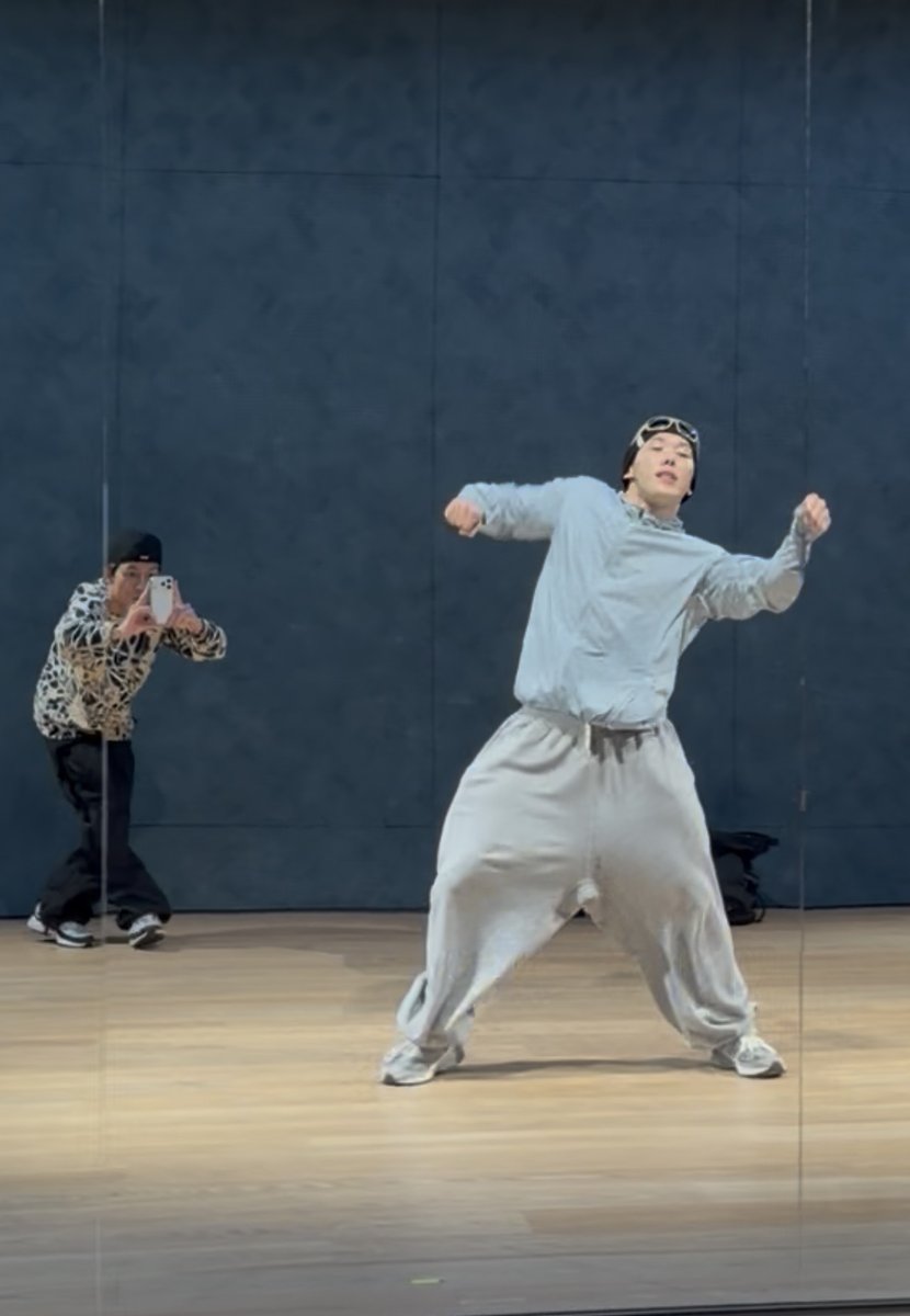 official__wonho's tweet image. 저녁챙겨먹고 내일 하라메도 기대기대!!!

#원호 #WONHO