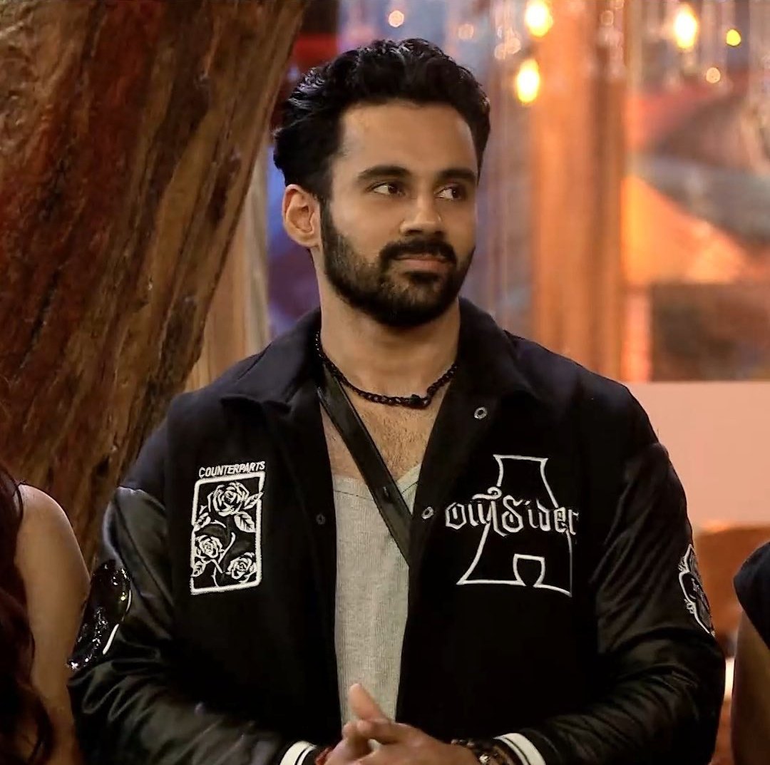 filmymantra's tweet photo. Whom do you support ?🙌🏻

Like - #abhishekbajaj
RT- #TanyaMittal 

#bb19 #biggboss #BiggBoss19 #filmymantra https://t.co/ymxTVbAHOB