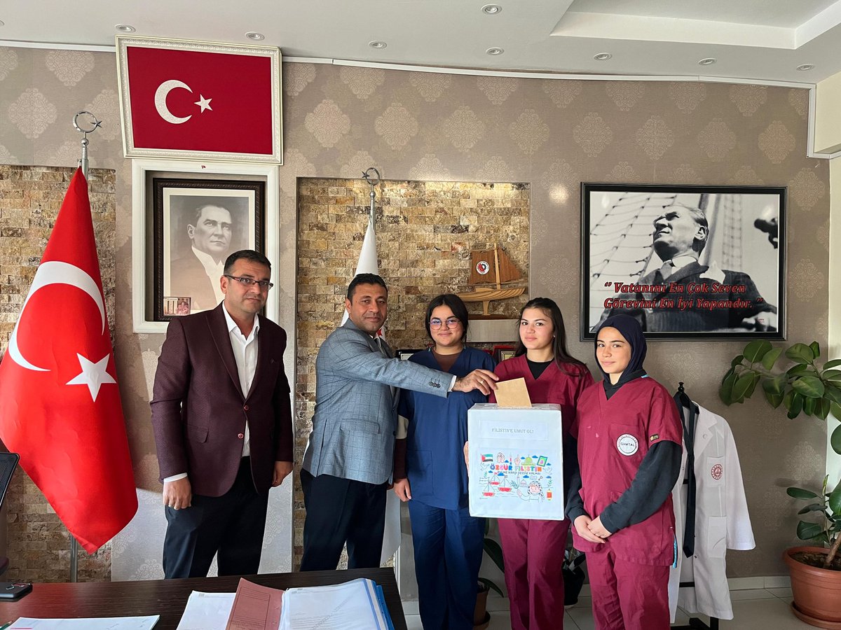 GHMTALGulnar's tweet photo. ÇEDES Proj. kapsamında öğrencilerimiz “Filistin İçin El Ele” temalı Kumbara etkinliğimize başta İlçe MEM Müdürü Sayın Hüseyin KADİM olmak üzere öğretmen ve öğrencilerimiz duyarlı bir şekilde katılım sağladı.
@Yusuf__Tekin
@valiatillatoros
@Muhammed0744
@FatihBurgut
@h_kadim33 https://t.co/EuhWYhpYDO