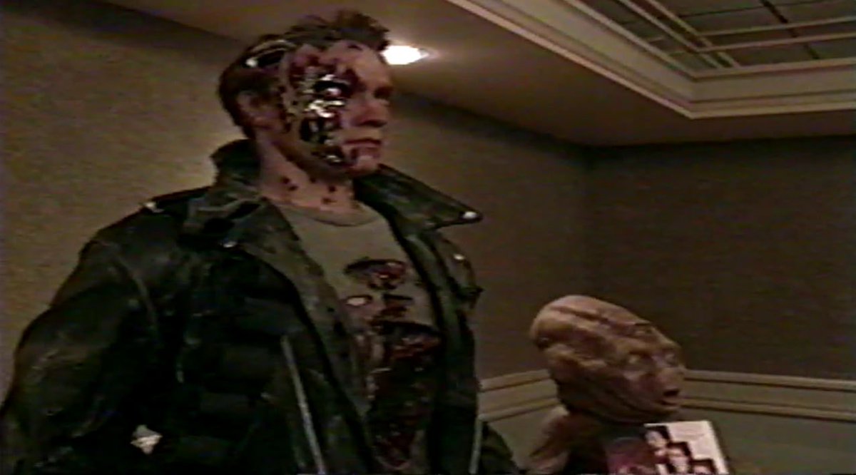 minotexas's tweet image. 97年メイクアップトレードショウのVHSから。当時、会場に展示された様です。#imats #ターミネーター