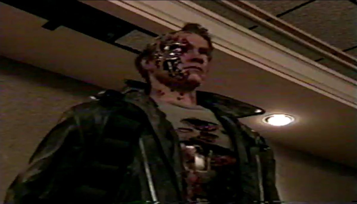 minotexas's tweet image. 97年メイクアップトレードショウのVHSから。当時、会場に展示された様です。#imats #ターミネーター