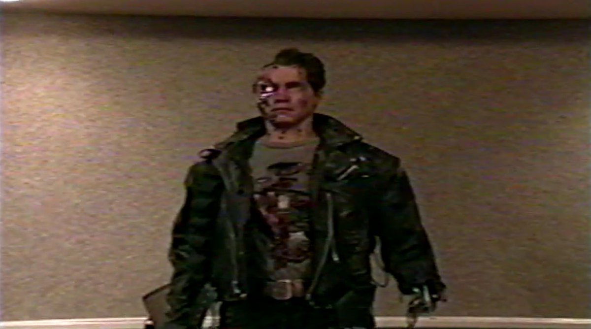 minotexas's tweet image. 97年メイクアップトレードショウのVHSから。当時、会場に展示された様です。#imats #ターミネーター