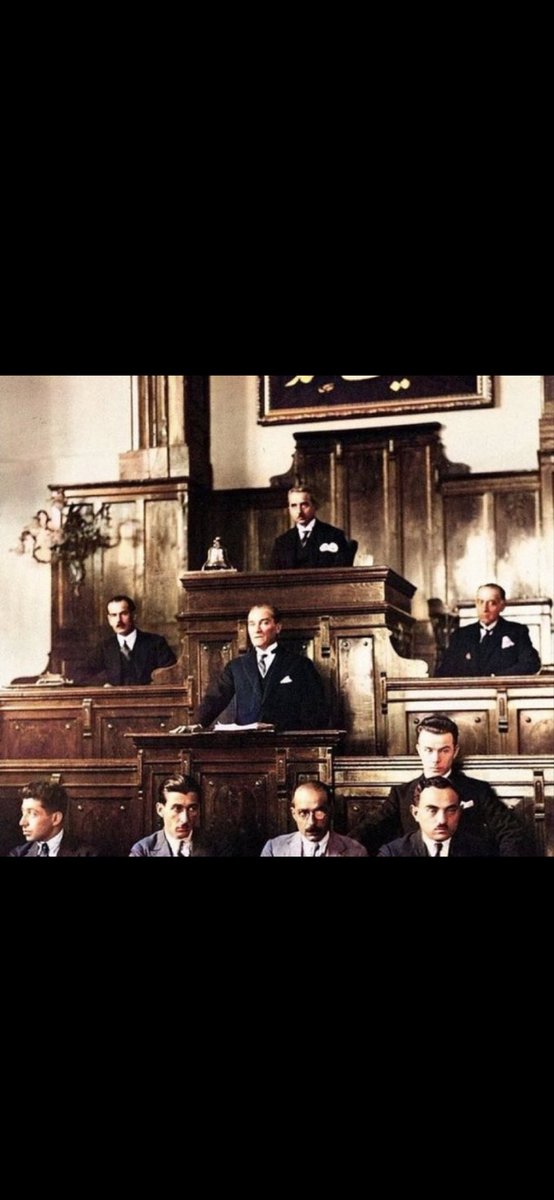 “Efendiler, yarın Cumhuriyeti ilân edeceğiz.”

🇹🇷Başbuğ Atatürk