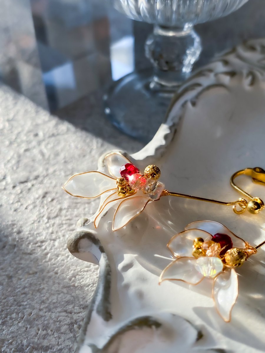 wire_florist_'s tweet photo. 針金と樹脂 https://t.co/F0rXkaASnb