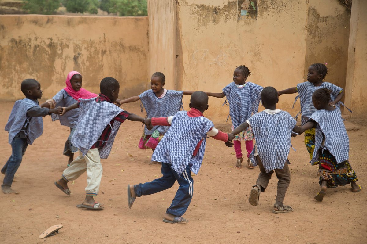 每位儿童都有接受教育的权利，不论其种族、性别、宗教、语言、能力或其他身份地位。如果您同意：任何女孩和男孩的 #教育不能等待 ，请转发！

<a href="/UN/">United Nations</a> @mfa_china @chinamission2un @chinamissiongva @unicefchinese @cgtnofficial <a href="/ChinaEUMission/">Mission of China to the EU</a> @chn_un_ny

👉educationcannotwait.org