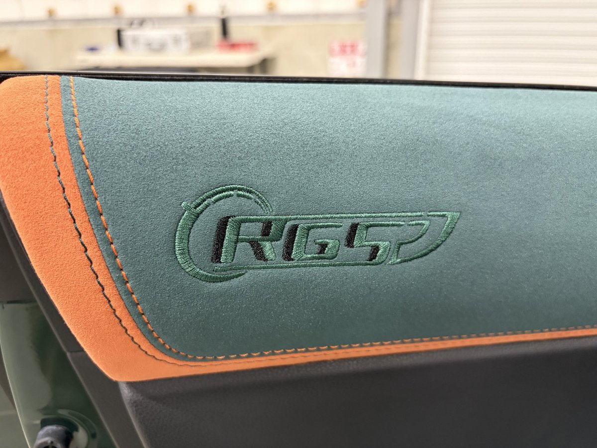 youkie1235's tweet image. ずっと考えてきたことが実現しました！
GR86 内装カスタムをCUSTOM LINEさんにて施工していただきました！
クォリティがヤバいです。さすが純正で内装パネルに携わってる方々の仕事って、感じです。
社員の方々も親切で最高でした！
誤字直しました！
#CUSTOMLINE
#内装カスタム
#GR86
#リッジグリーン