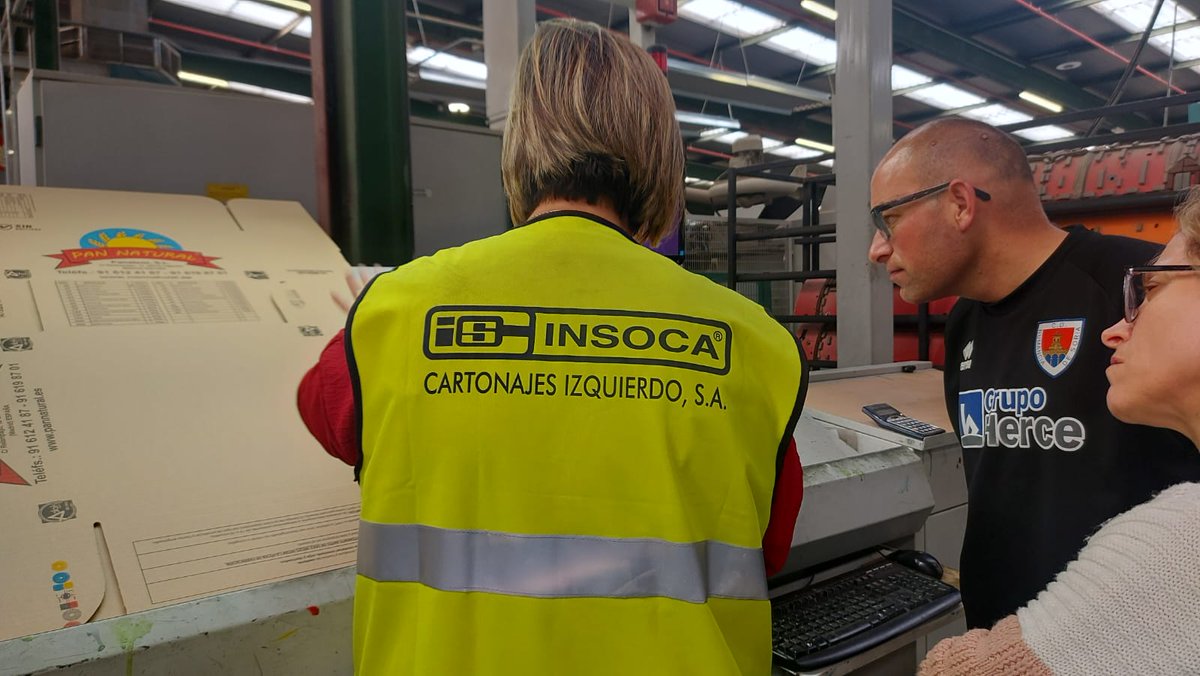 asovicafadess's tweet photo. Visita a las instalaciones de INSOCA-CARTONAJES IZQUIERDO.
Seguimos con nuestros programa de #itinerariosempleAgradecemos a #INSOCA por su acogida.
#FSE+
#empleoysaludmental https://t.co/TNRBeghH6R