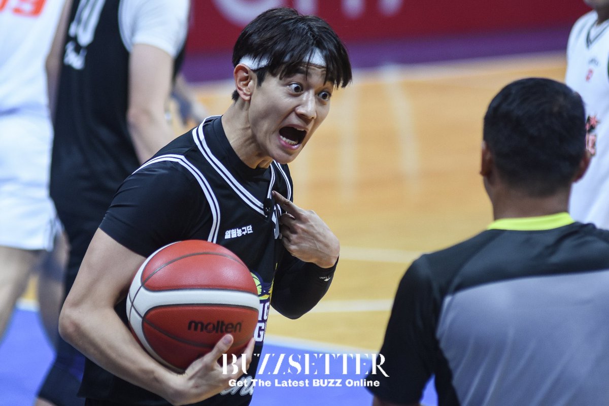 beautifulkibum's tweet image. I have two moods at work: