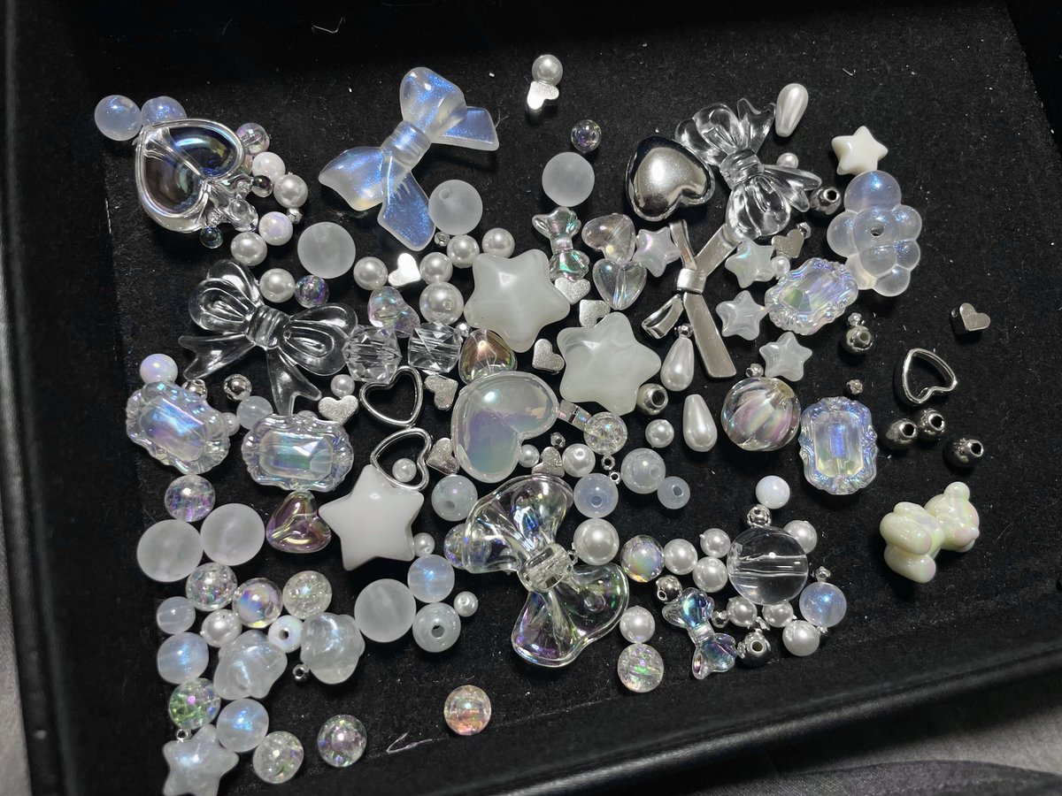 ピーチページ♡⃜ Z22805】Oselポリ×PVCスクエアポーチ（缶バッチ） | AXCIS