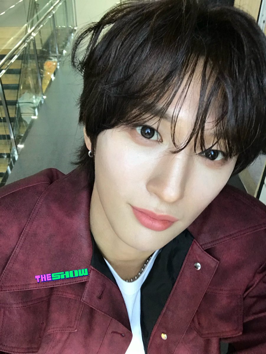 [★391회 더쇼초이스 후보①] 
Irony 부르는데 자꾸 다크비를 향한
고백밖에 안 나와서 아이러니함
아, 아, 아, 아이러브유해
아, 아, 아, 워아니해
아, 아, 아, 아 이건 분명 사랑이야

#THESHOW #Irony #DKB <a href="/DKB_BRAVE/">DKB_OFFICIAL</a>
