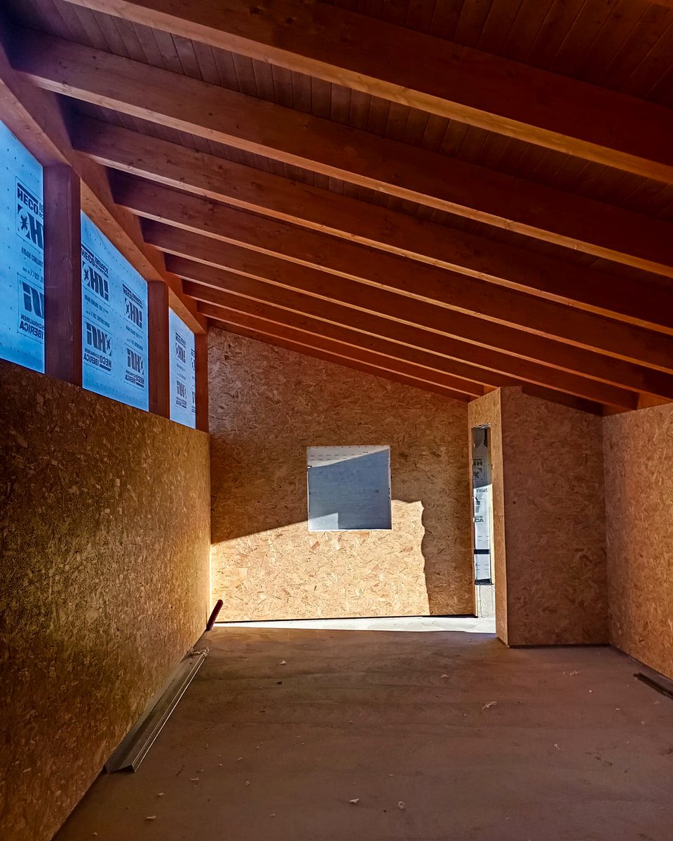 fustesgraus's tweet photo. 🏡 La #fusta és un excel·lent aïllant tèrmic natural.

Construir amb fusta és apostar per confort, sostenibilitat i resistència al fred de muntanya. @TuixentLaVansa

#EstructuresDeFusta #Arquitectura #Sostenible https://t.co/lRrMGpqFW4