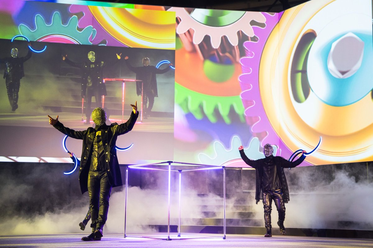 MASKED SHOWMAN🪫サイボウズデイズ2025 ノーコードAIランド オープニングパフォーマンスに出演しました!!

幕張メッセにてバンドのみなさんの生演奏に合わせてLEDパフォーマンス&amp;ダンスパフォーマンス⚡️🎸

#cybozudays #CybozuDays2025
#ノーコードアイランド
#ledパフォーマンス