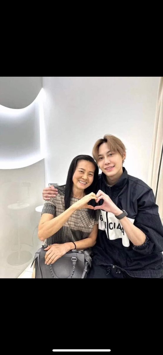 nxy_xinxin1040's tweet image. Happy Birthday มะม๊าพี่บุ๋นบุ๋น หนูขอให้มะม๊ามีสุขภาพดีและมีความสุขมากๆ ช่วยอยู่เป็นความสุขและความสบายใจให้บุ๋นบุ๋นไปนานๆนะคะ ขอบคุณมะม๊าที่คลอดเด็กที่น่ารักคนนี้ออกมาให้พวกเราได้รัก สัญญาว่าจะรักและซัพพอตบุ๋นบุ๋นตลอดไปเลย

#bb0un