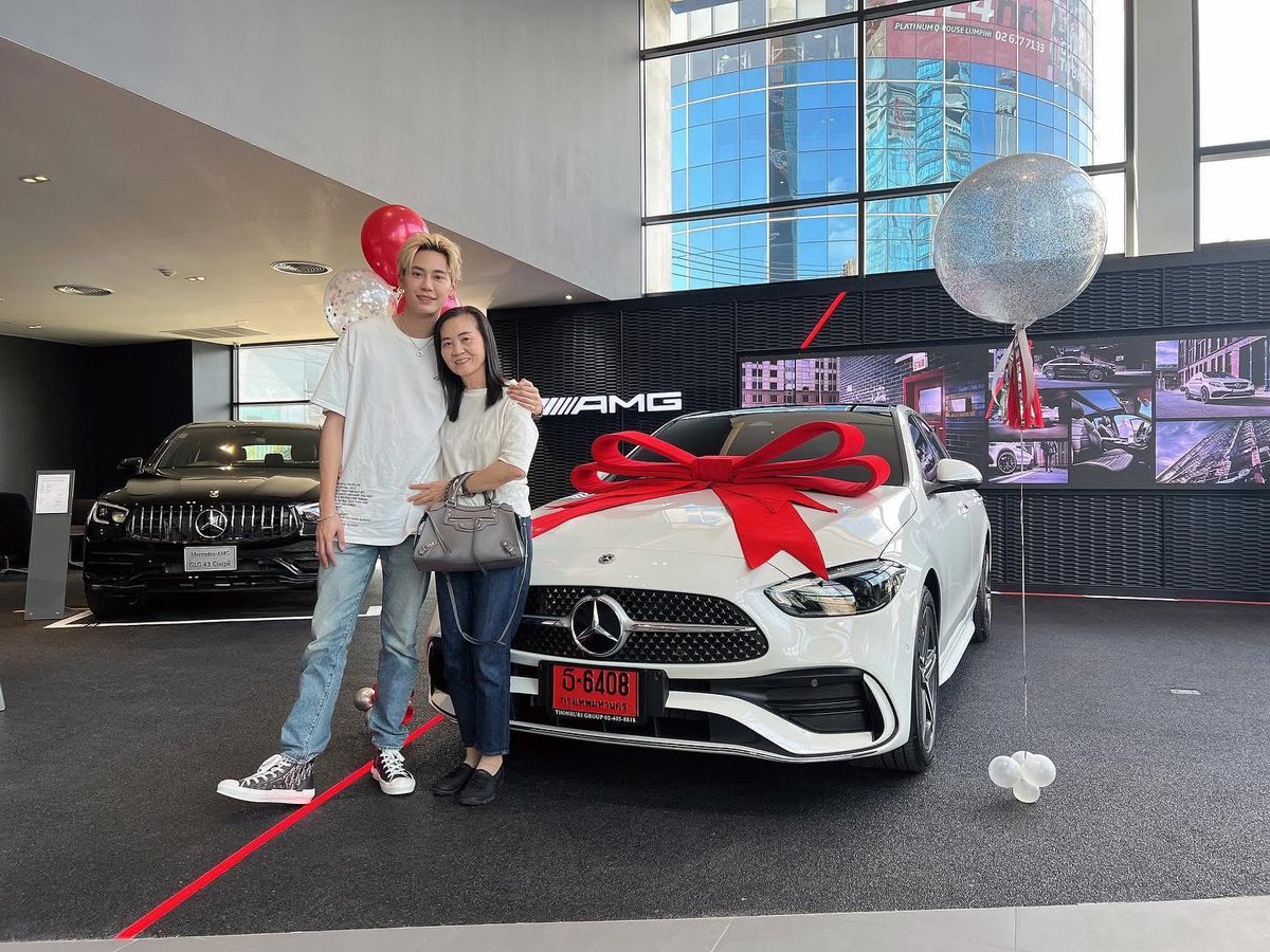 nxy_xinxin1040's tweet image. Happy Birthday มะม๊าพี่บุ๋นบุ๋น หนูขอให้มะม๊ามีสุขภาพดีและมีความสุขมากๆ ช่วยอยู่เป็นความสุขและความสบายใจให้บุ๋นบุ๋นไปนานๆนะคะ ขอบคุณมะม๊าที่คลอดเด็กที่น่ารักคนนี้ออกมาให้พวกเราได้รัก สัญญาว่าจะรักและซัพพอตบุ๋นบุ๋นตลอดไปเลย

#bb0un