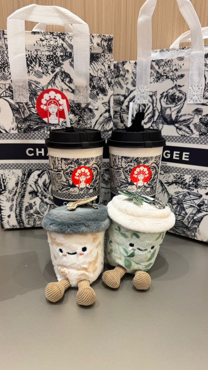 butter_cheezy's tweet photo. JASTIP PLUSHIE CHAGEE 🛍️🛒

buat <sijeuni luar jabodetabek> adakah yg mau jastip plushie nyaa?? 

beberapa store stock nya udah makin tipiess yang mau bisa langsung order yaa!

plushie habis gak restock kata staffnya 

TnC ⬇️

#chagee #plushie #chenle #nctdream #jastip https://t.co/Wra3mhzAR0