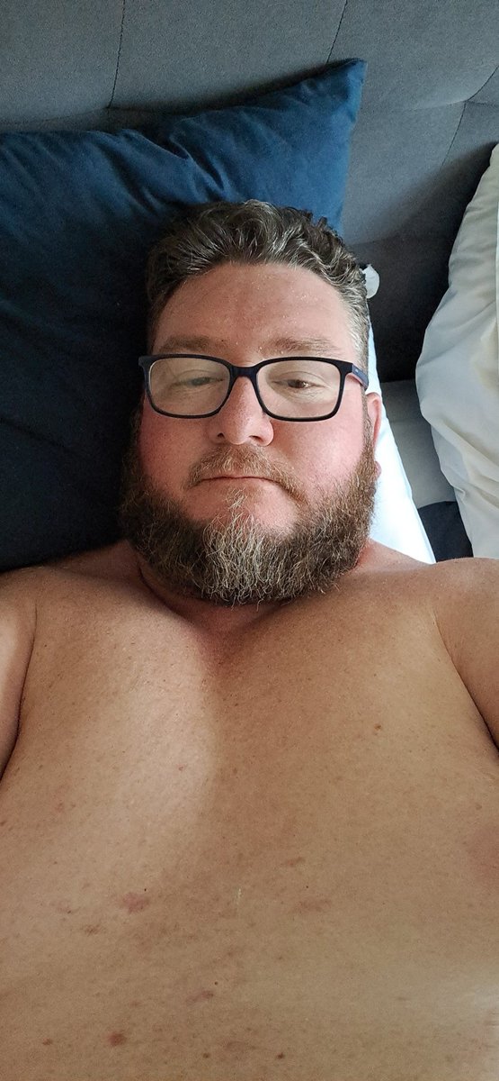 laying here feeling sorry myself, had a wisdom tooth oulled yesterday as it had a hole in and also an abses. just cant win woth anything lately. the world would be a better place with out me in it