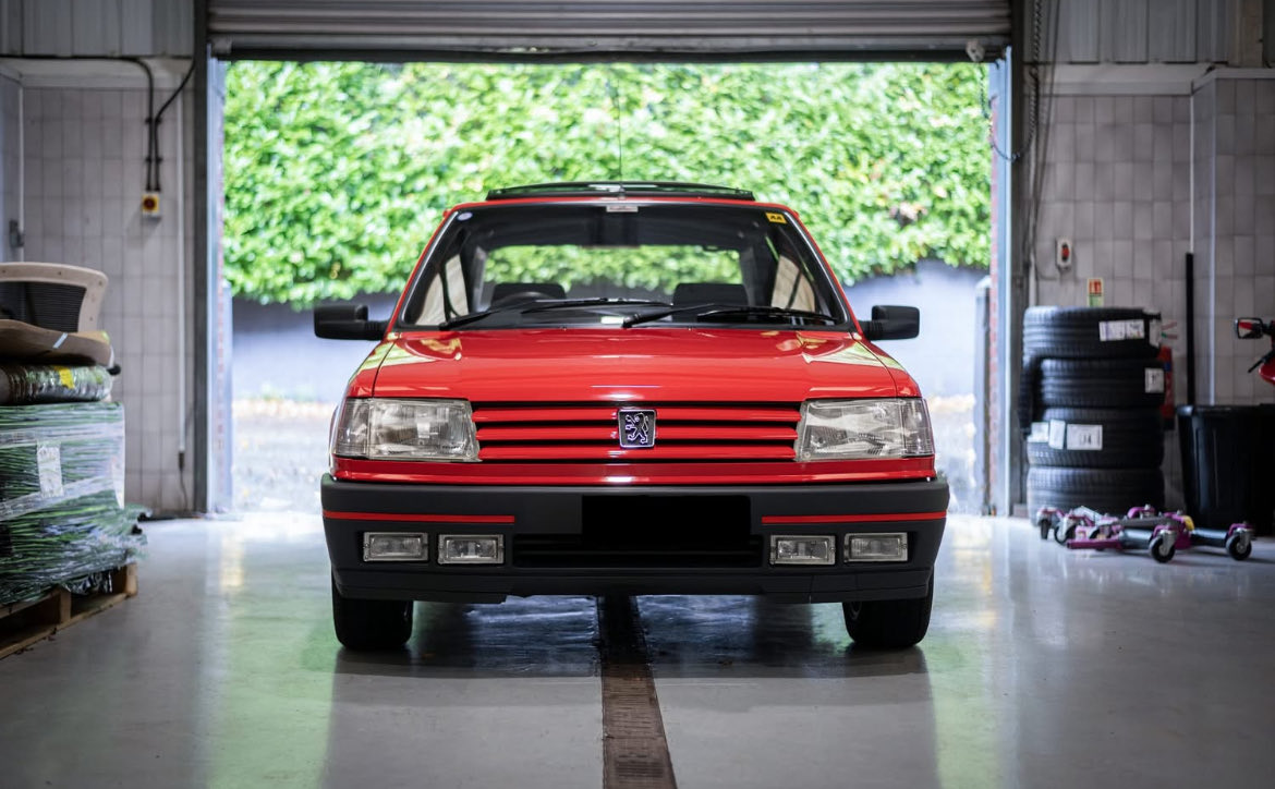WRCPAST's tweet image. **Rare Road Cars**

🇫🇷 Peugeot 309 GTI 

1 of 18,262

UK figures are 40 licensed and 319 Sorn

The Peugeot 309 GTI is a hot hatch produced from 1987 to 1993, known for its strong performance from a 1.9
-liter engine and its practical, spacious design. They came in 3dr and 5dr…