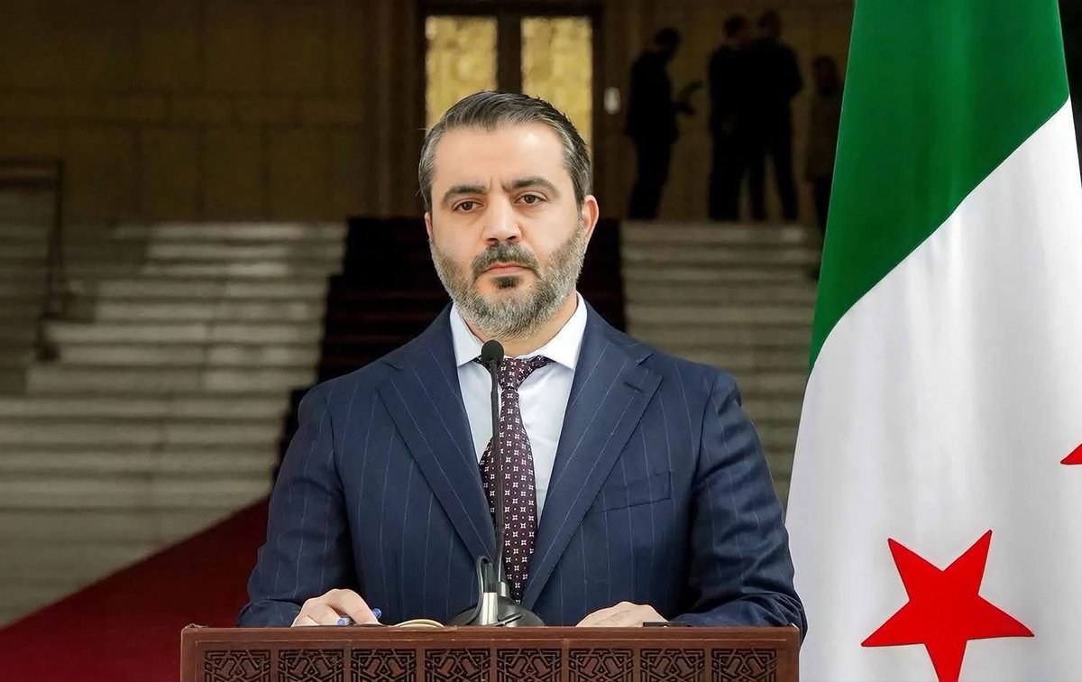 وزير الخارجية السوري السيد أسعد الشيباني أبو عائشة 
يتابع قضـ..يـة ابن سوريا بالعراق و الذي  حـ..كم عليه بالاعـ....ـدام فقط لوجود صورة فخامة الرئيـ..س في جواله .
لا تقلقوا ف كل سوري مغترب وراءه حكومة وشعب .