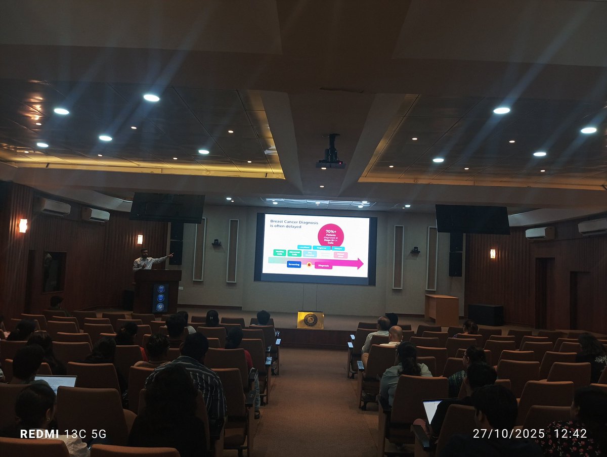 AviJRFaspirant's tweet photo. It was a privilege to introduce Dr. @vinodscaria sir 🙏 at #SCA cutting edge, #ACTREC https://t.co/EpgyAEUzyF