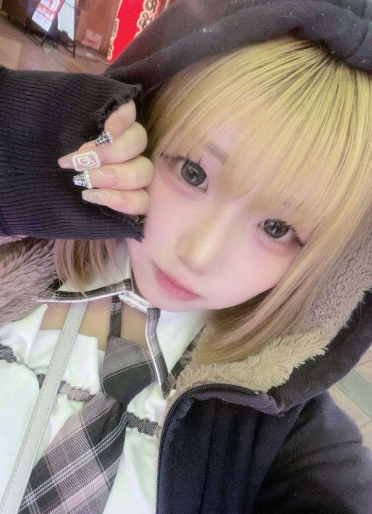 18時からいるど‼️

周年イベント2日目💫💫

ほたてがパーカー貸してくれた..///
いい匂い...ｱ ﾌﾝ///

  #大阪コンカフェ  #コンカフェ #自撮り界隈  #コンカフェキャスト #コンカフェ営業