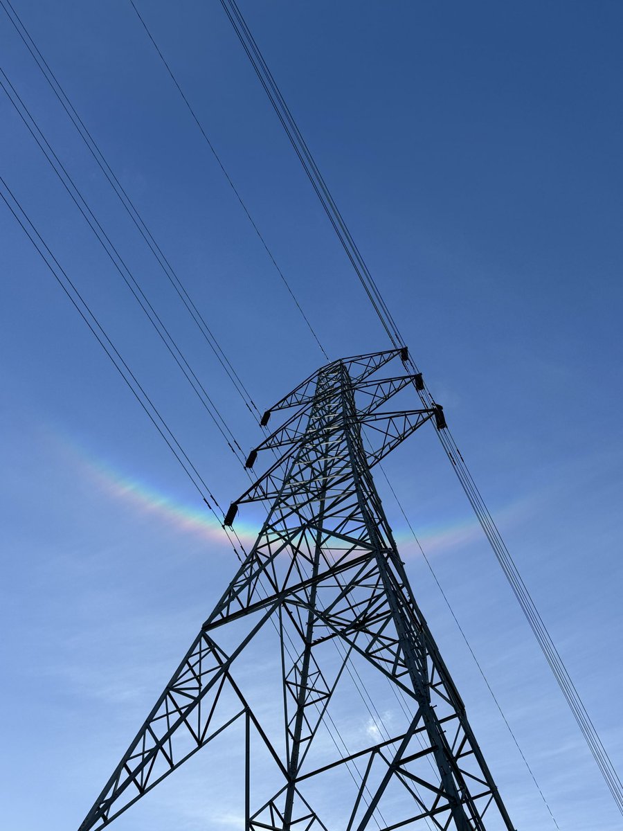 EdBirder's tweet image. Circumzenithal Arc over Woking, Surrey this morning @CloudAppSoc @BBCSurrey
