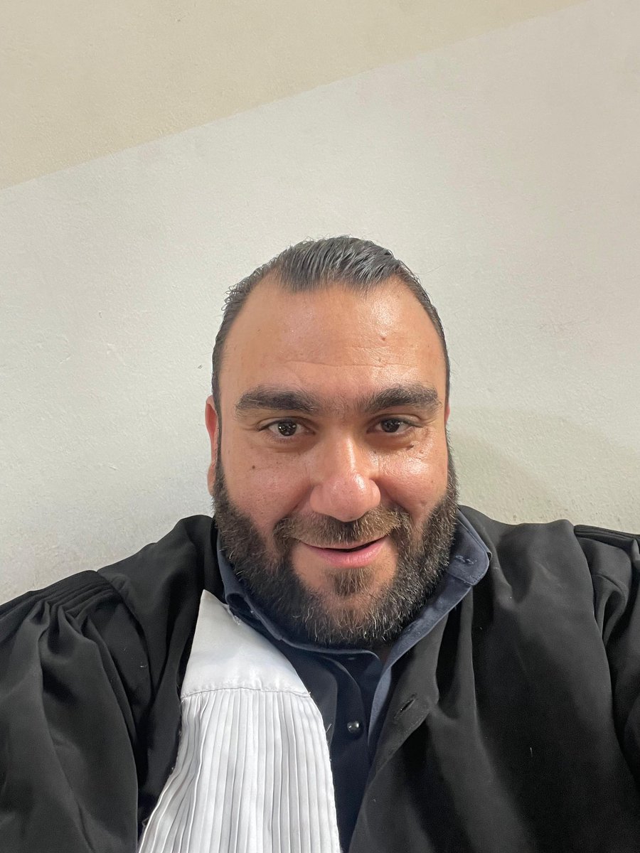 بيروت اليوم عندها قيادة مدنية راقية، مثقّفة، ومتواضعة.
محمد يموت رمز لهيك جيل جديد 💪
#يموت_منسق_بيروت