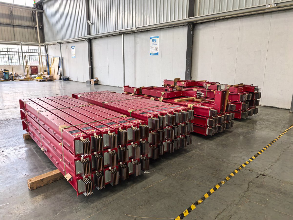 north_powertech's tweet image. Every kilowatt counts — our energy management and busway systems ensure precise, efficient control. #PowerControl #Busway #BusbarTrunkingSystem #PowerDistribution #North #fyp