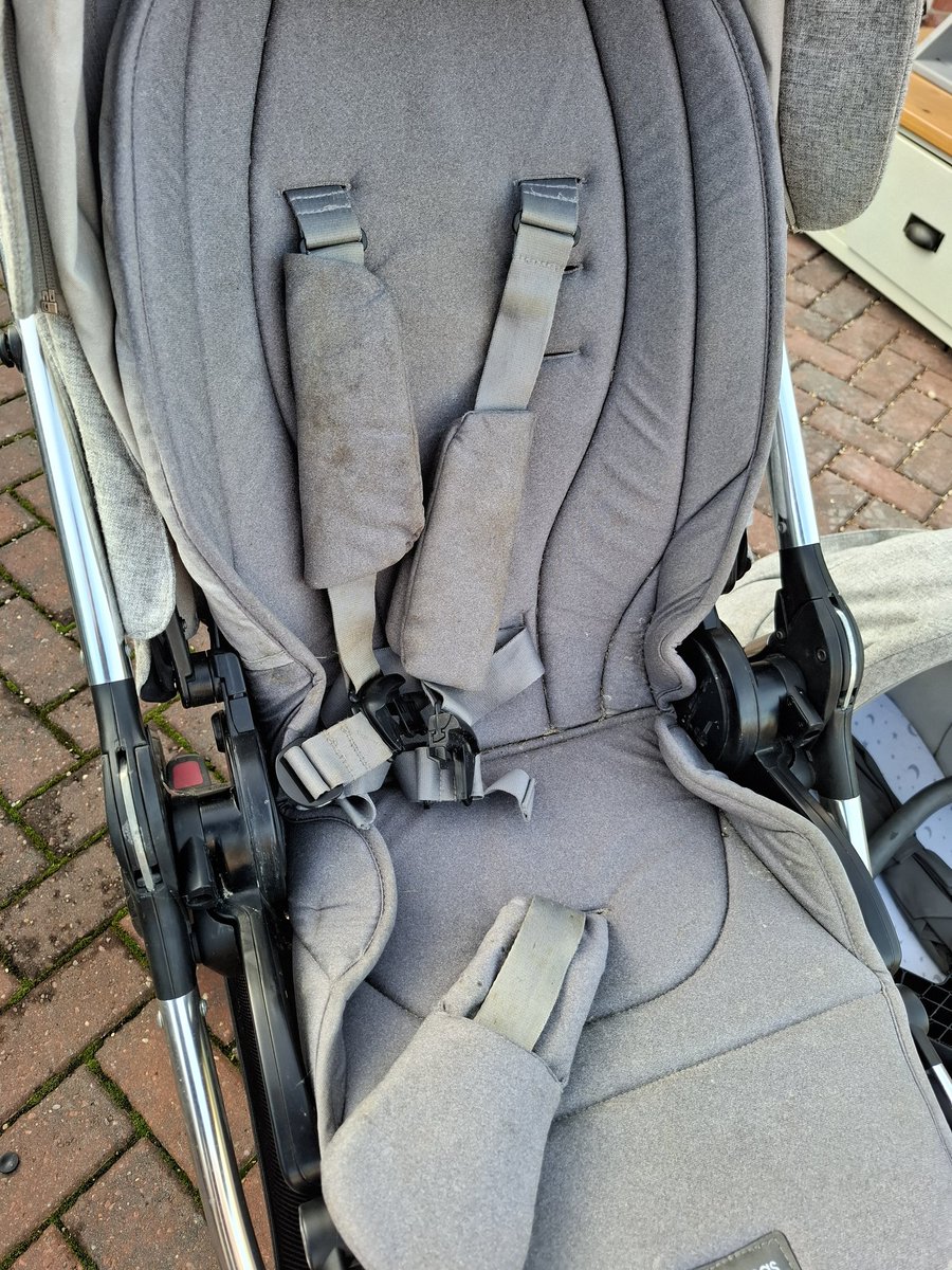Having a clear our of the garage.  Does anyone know of a mother to be who's maybe not in a position to spend £1000 on a pram set? This is Leo's Mamas and Papas set, just needs a clean on the pushchair bit. Full working order nothing broken.