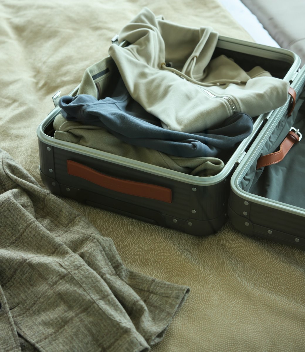 AOUREOFFICIAL's tweet image. 【#THEFIRSTCLASS】
伝統と格式にモダンさを香らせる古都有数の拠点とAOURE最上級ラインに感じる大人に必要な洗練
詳細▶x.gd/DcIqF
#AOURE #アウール #セットアップ #ジャケット