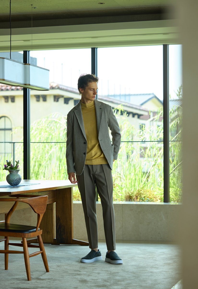 AOUREOFFICIAL's tweet image. 【#THEFIRSTCLASS】
伝統と格式にモダンさを香らせる古都有数の拠点とAOURE最上級ラインに感じる大人に必要な洗練
詳細▶x.gd/DcIqF
#AOURE #アウール #セットアップ #ジャケット