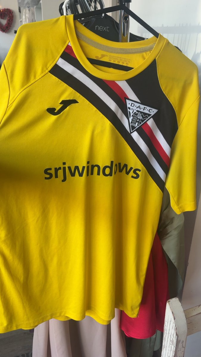 Terrace Tops tweet media