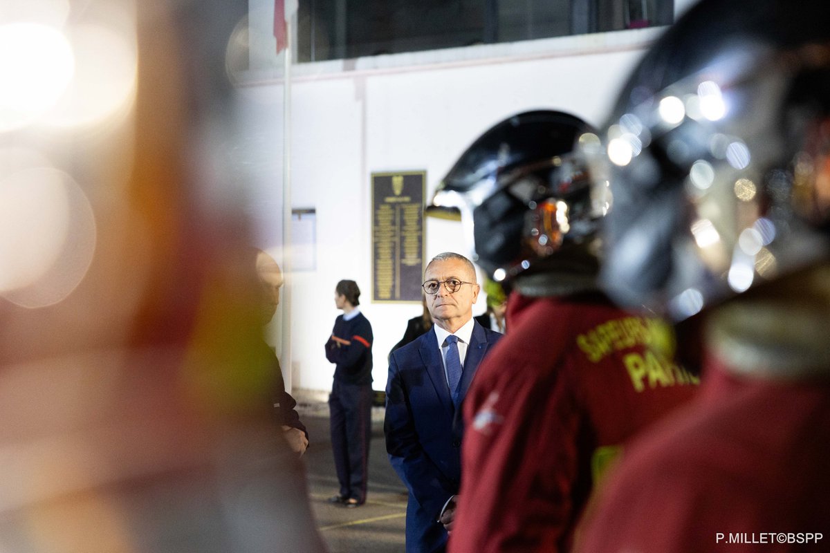 PompiersParis's tweet image. [#Actualité]

🚨Hier soir, le préfet de Police Patrice Faure s’est rendu au centre de secours de Bondy (93) pour sa première visite à la BSPP.

🚒L’occasion pour nos sapeurs-pompiers d&apos;échanger autour de leurs missions quotidiennes et de leurs conditions de travail au service de…