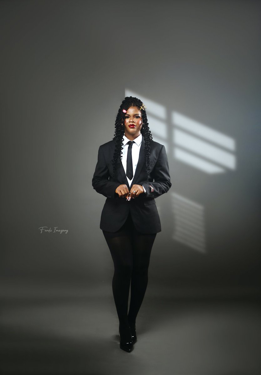 Ferdz_OG's tweet photo. Celebrating brilliance &amp; beauty 🥂
Happy Birthday to this phenomenal woman who embodies elegance in every frame 🎂

📷 _ @ferdzimagery_ 

#BirthdayElegance
#BossLadyVibes
#PowerInStyle
#ClassAndConfidence
#FerdzImagery
#StyleStatement
#TimelessPortraits
#BlackSuitMagic https://t.co/1jHqo7PTHs