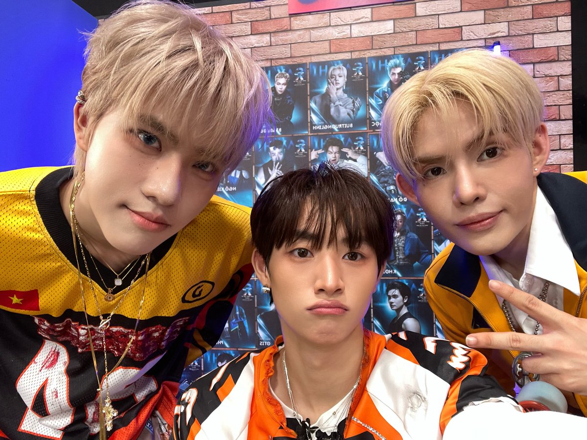 _CONG_twt's tweet photo. having so much fun 🥳🥳

#CONGB #AnhTraiSayHi2025 https://t.co/XqNUc0P5uP