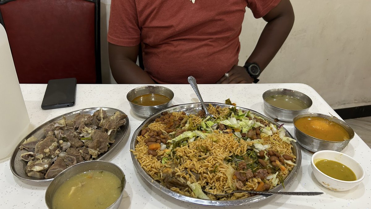 Eastleigh watu wako generous sana……mia sita tu.