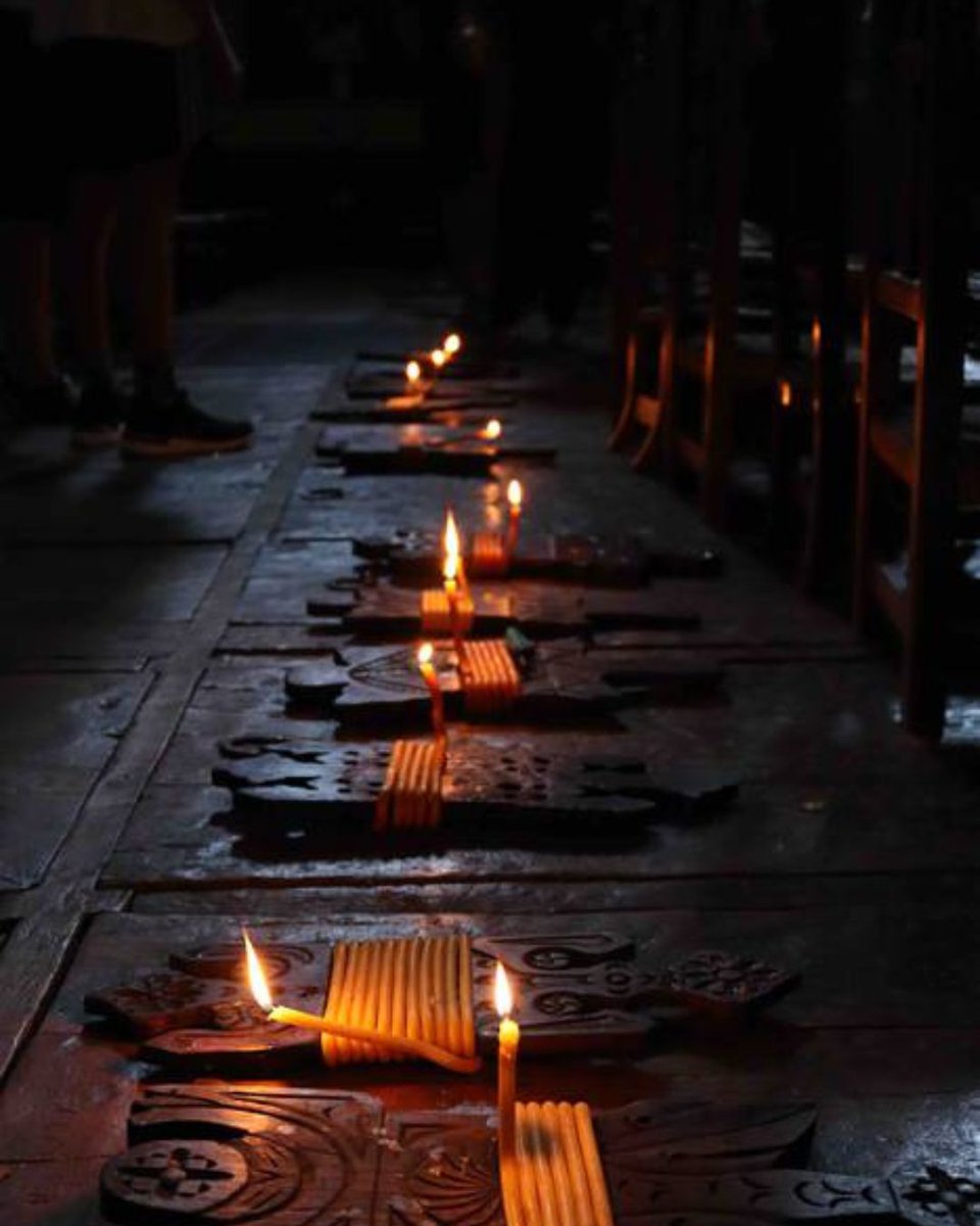Estamos a punto de encender las argizaiolas en Amezketa, el sàbado 1 de noviembre a las 11:15.

Una tradición que se mantiene de generación en generación gracias a las mujeres.  

Un ritual para acercar el calor de casa a los difuntos familiares.

acortar.link/el3Yau