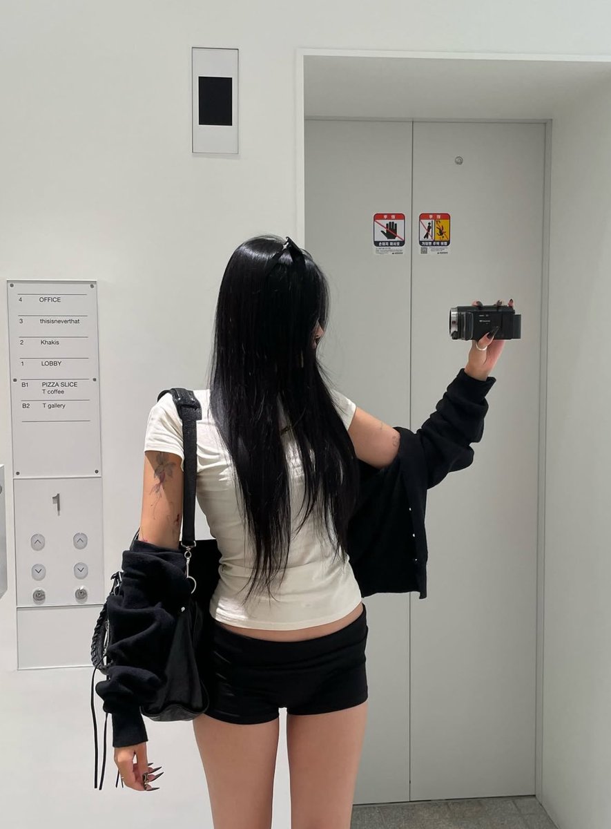 imlazystudios's tweet image. 타투아티스트 트루버드님의 타투를 그대로 담은 타투스티커를 소개합니다 ! 무난한 룩에 큰 포인트가 되어주는 꽃 타투를 아래 링크를 통해 확인해보세요 🦋

✧ TRUEBIRD 02

🔗lazystudios.co.kr/ALL/?idx=3400

#타투스티커 #tattoosticker #temporarytattoo