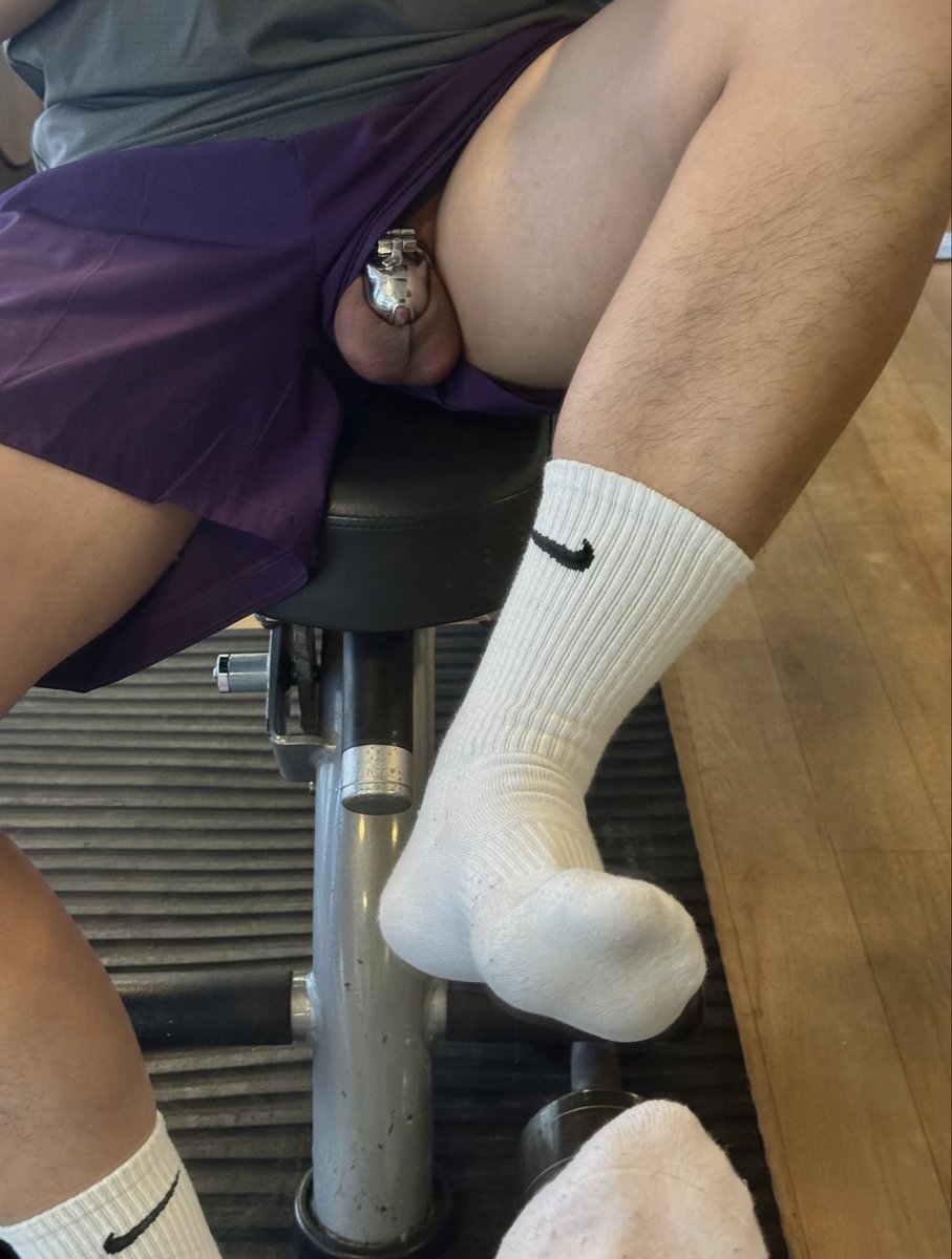 没人的健身房

#白袜 #反差 #cb锁 #锁S #锁狗 #无脑 #锁奴挑战 #锁吊 #伪s #骚狗