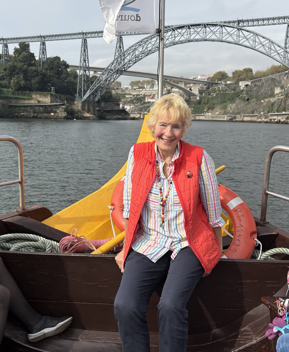 Christine Hamilton 🥂🎪❤️ tweet media