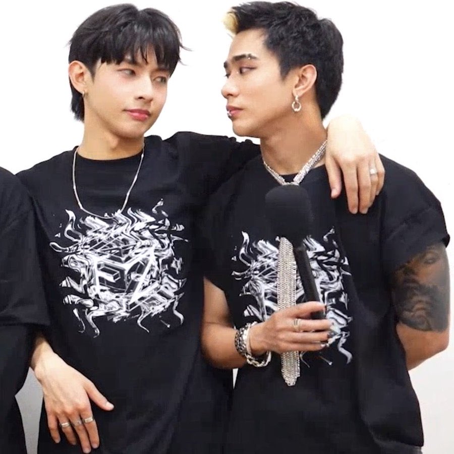 joshtinhaven's tweet image. you’re                                 you’re
staring.                              beautiful