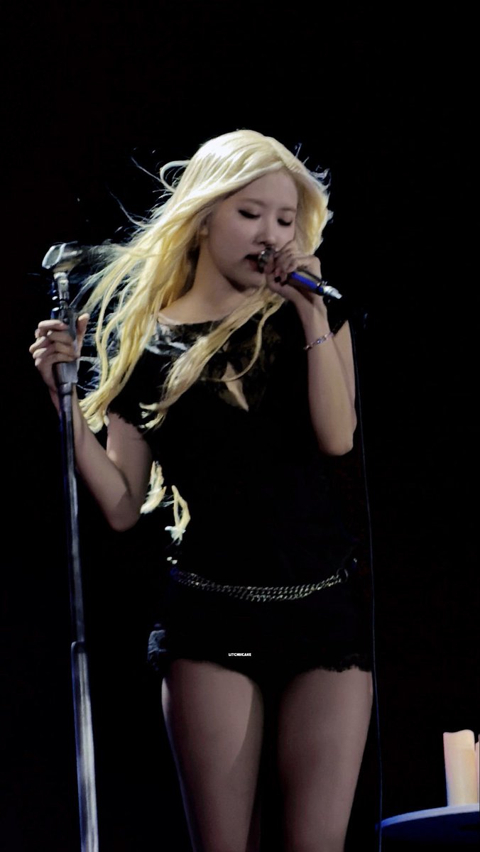 rosie (@roseannepics) on Twitter photo 