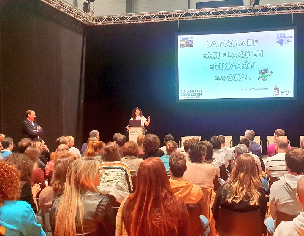 Digitalizamos la Escuela 4.0 en Castilla y León. <a href="/SIMOEDU_/">SIMO EDUCACIÓN</a> 🕜10:30 horas.
Experiencia de éxito💯👌
👨🏻‍🏫D.Fco. Javier Magdaleno 
 🤖Valladolid Ed. Especial
 🤖Burgos Ed. Secundaria  
 🤖Salamanca Ed. Primaria
#InnovaCyL <a href="/educacyl/">Educación JCyL</a>