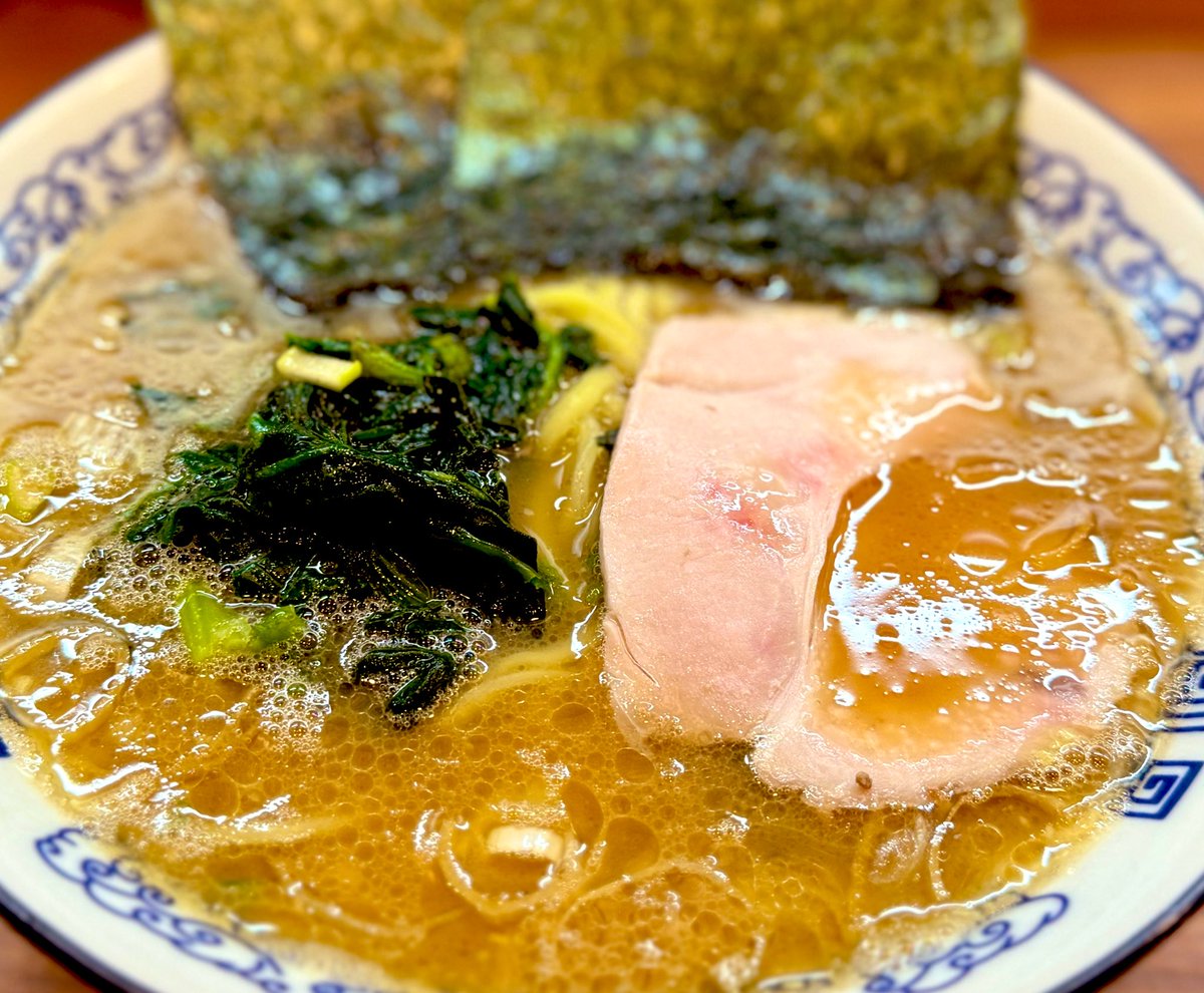 HOME系のアフタヌーンティーを頂きました🫖　やはり涼しくなってくるとおティーを頂きたくなりますわね🤭