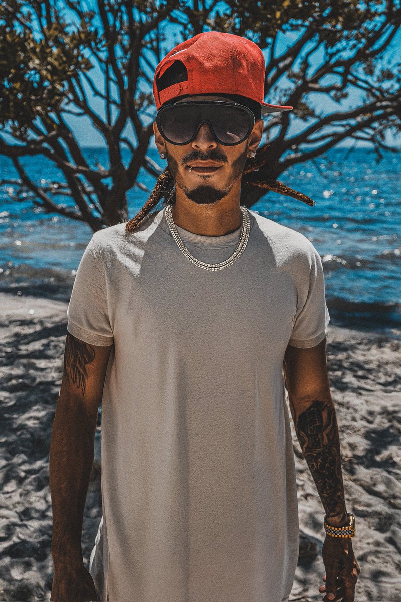 AndreDaTippa's tweet photo. Super agradecido de los mio que siguen dandole play, a lo nuevo ROMPA / Keep streaming Rompa, appreciate you guys new music dropping next week...😈#ElFlakitoRastafario https://t.co/pQPC9dBYig https://t.co/JrVMzPeP8i
