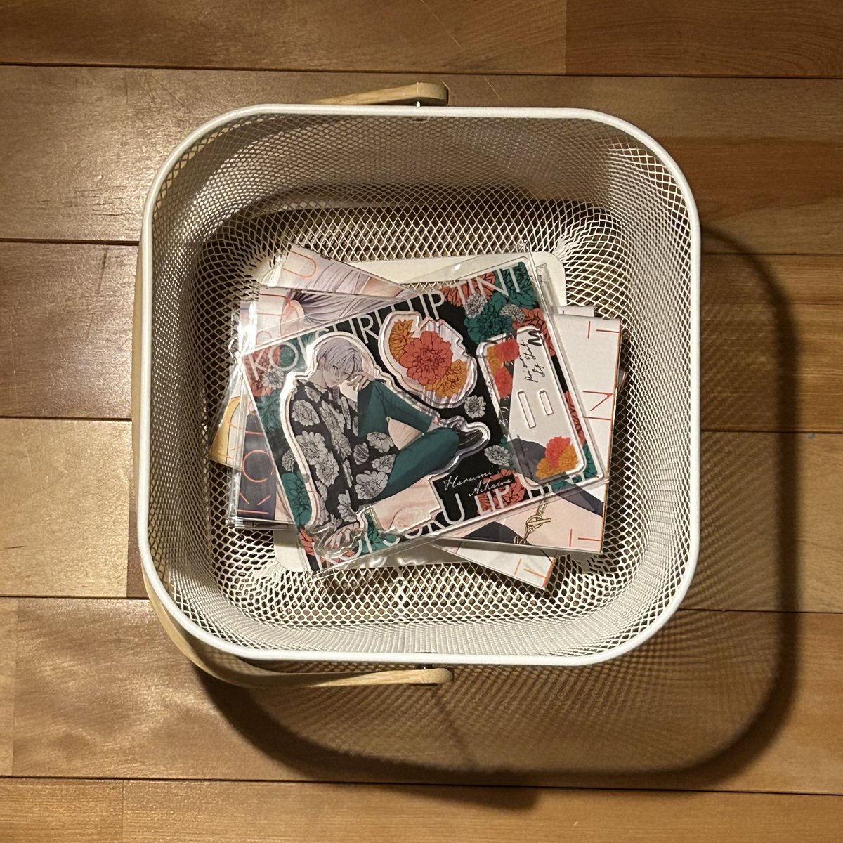 o8dfek's tweet photo. 楠なな先生こんばんは。
全プレのアクリルスタンド届きました。
綺麗な状態でとっても嬉しいです⟡.·
遥巳くんすっーーごくかっこいいですね( ; ; )♡
大切に飾らせていただきます。

これからもご自愛ください。
@nappru_ https://t.co/uxbrHH4Z3B