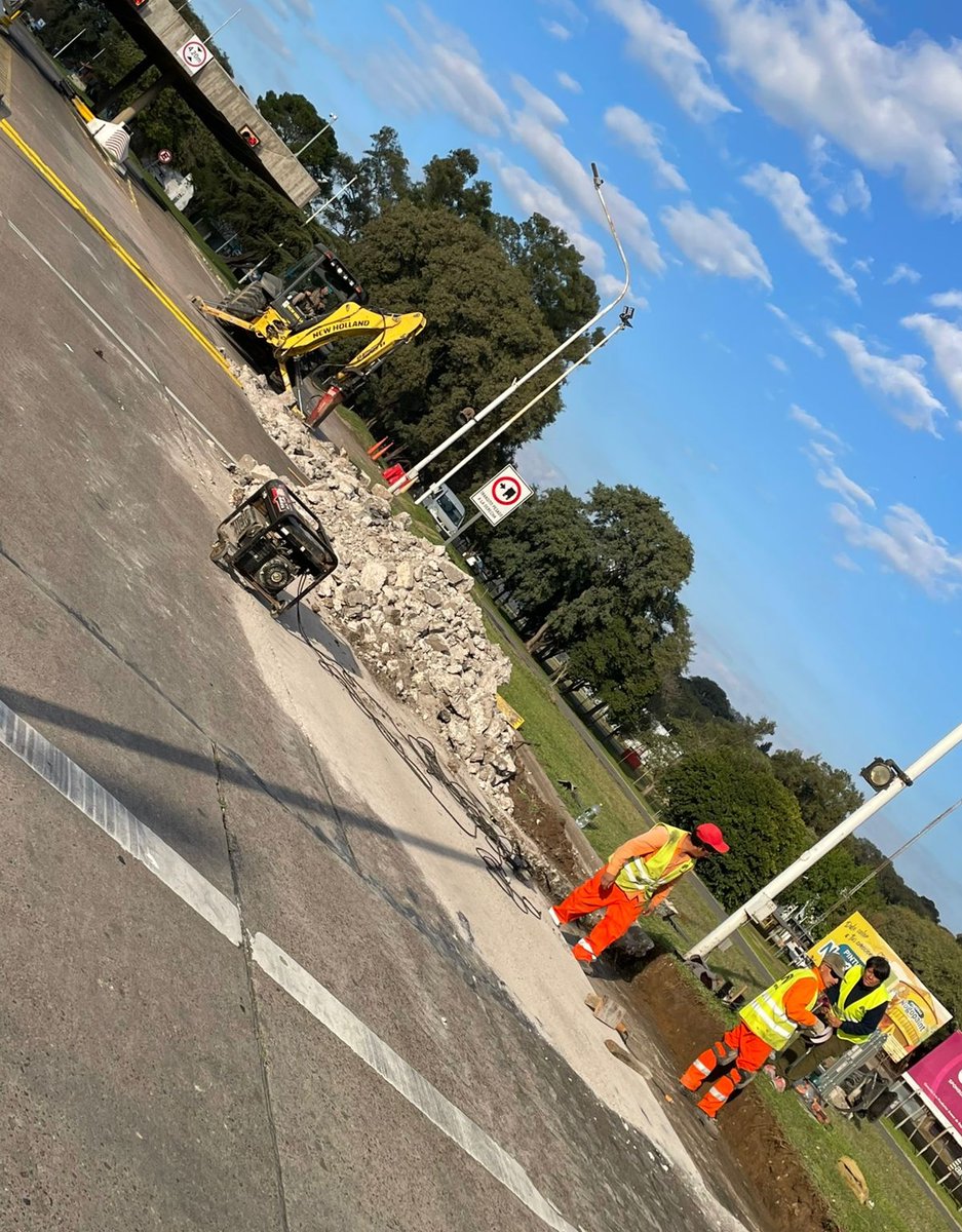 Tránsito normal en el #TúnelSubfluvial. 
Recordamos a los usuarios que siguen las obras de bacheo en la cabecera Santa Fe y en la cabecera Paraná. Por lo que se recomienda circular con precaución respetando las indicaciones en esas zonas.