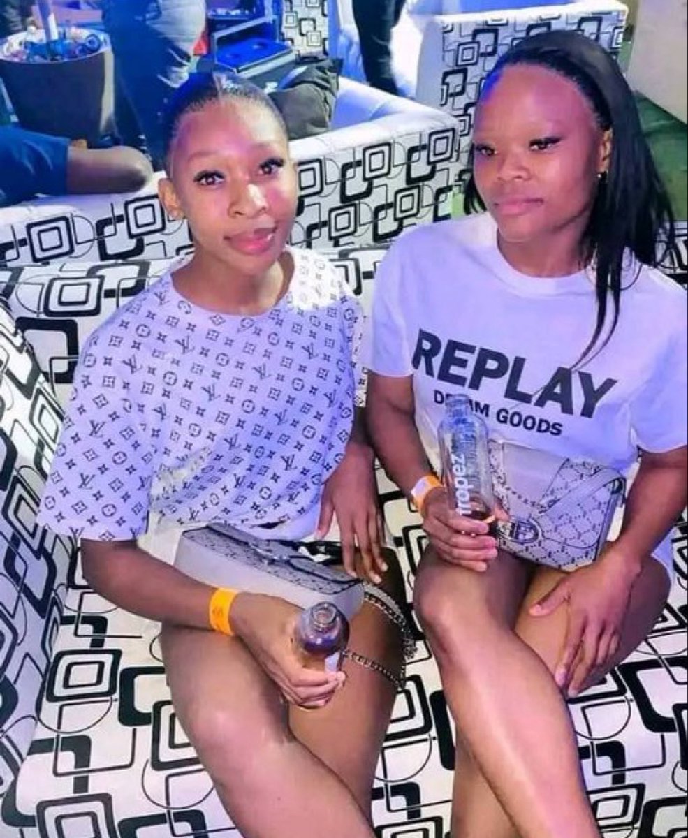 ChrisExcel102's tweet photo. A true definition of Monate Mpolaye… 😭 https://t.co/QNBJ6YQ1vs