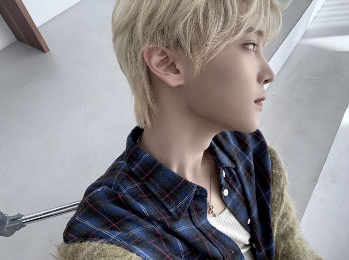 gksdma_'s tweet photo. 지니 매거진 [Omnibus] 라이브 클립 현장 비하인드 (1/5)

#장한음 #한음 #HANEUM #ハヌム #张瀚音 https://t.co/fyEcVITZuK