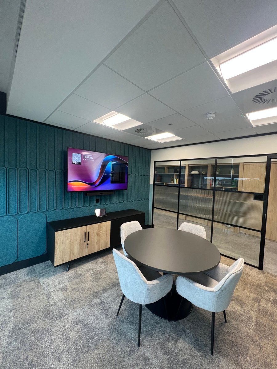 RapidTechToday's tweet image. Sleek, simple &amp;amp; smart 👏
We equipped this meeting room with a Sony display &amp;amp; Yealink Teams system — delivering seamless, plug-and-play collaboration.
✨ Smart tech. Better meetings.
👉 zurl.co/YJRZo 

#AVIntegration #MeetingRoomTech #Yealink #Sony